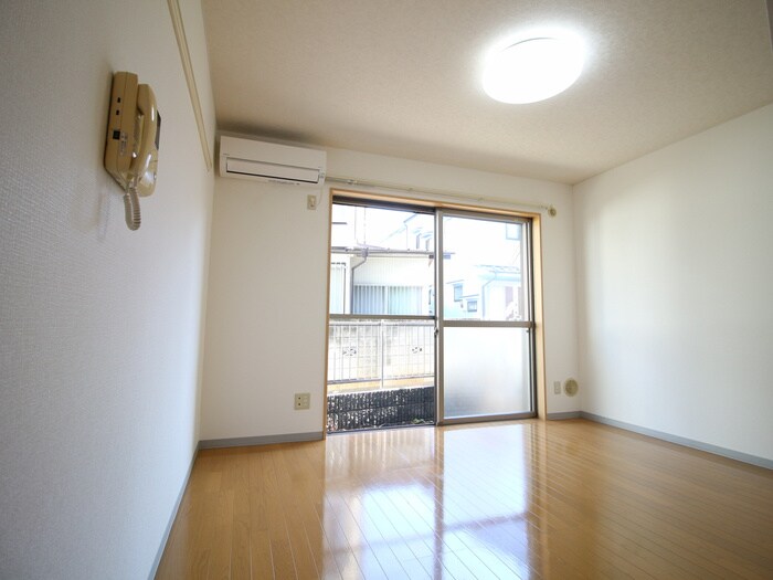 物件内観写真4　(居室)