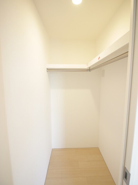 物件内観写真16　(収納)