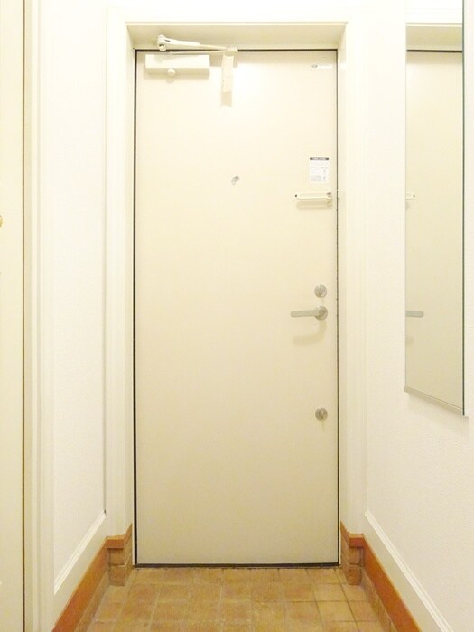 物件内観写真7　(玄関)