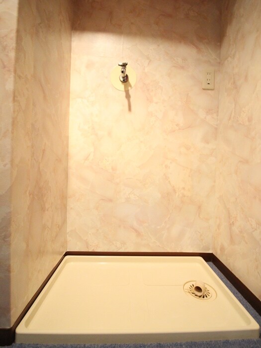 物件内観写真10　(洗濯機置場)