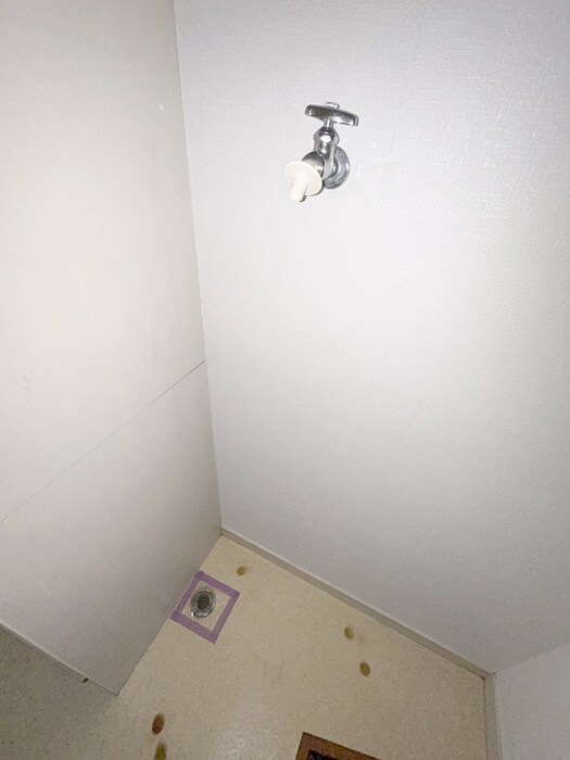 物件内観写真17　(洗濯機置場)