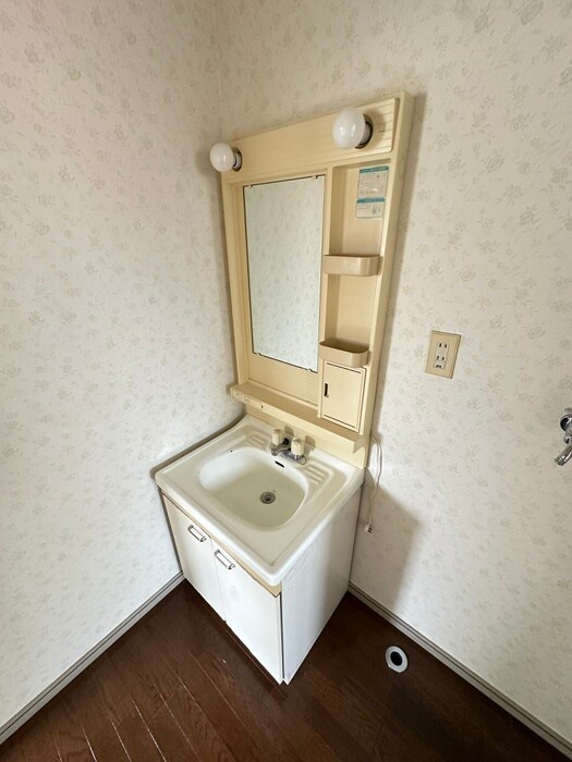 物件内観写真11　(洗面)