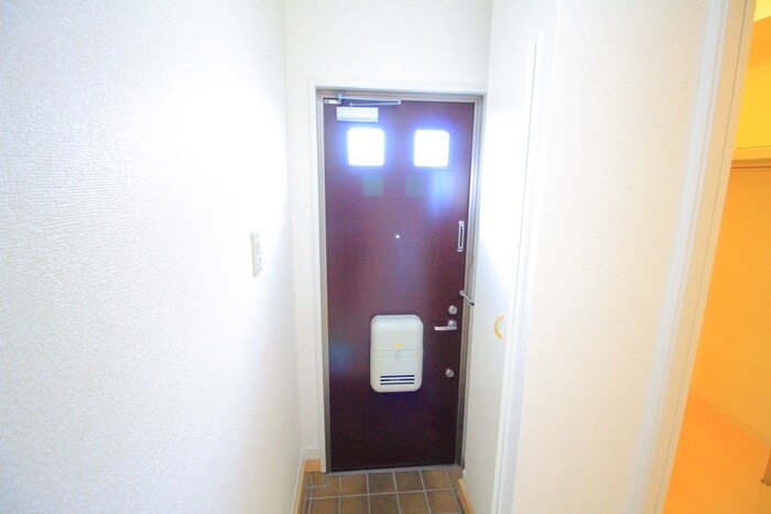 物件内観写真16　(玄関)