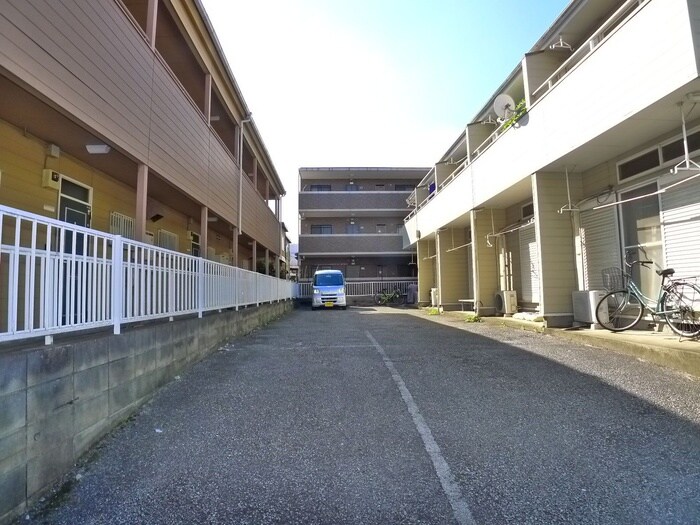 物件外観写真2　(駐車場)