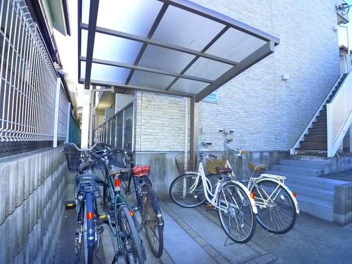 物件外観写真6　(駐輪場)