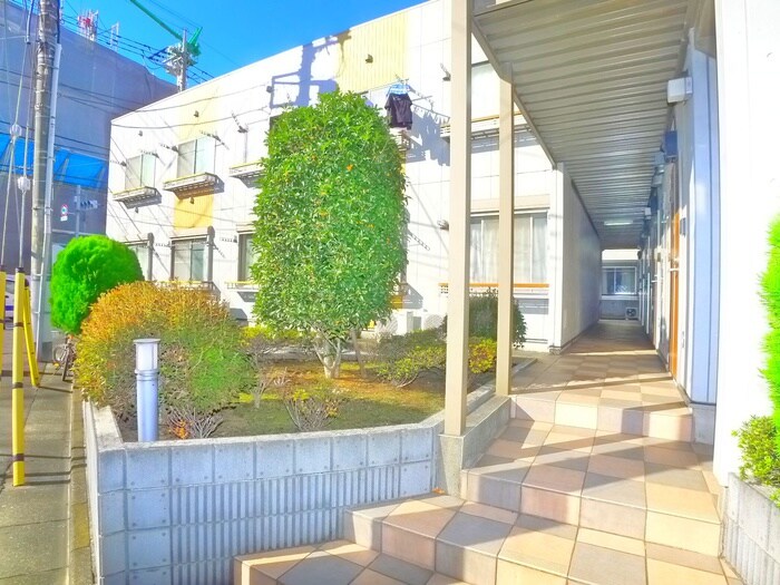 物件外観写真5　(エントランス部分)