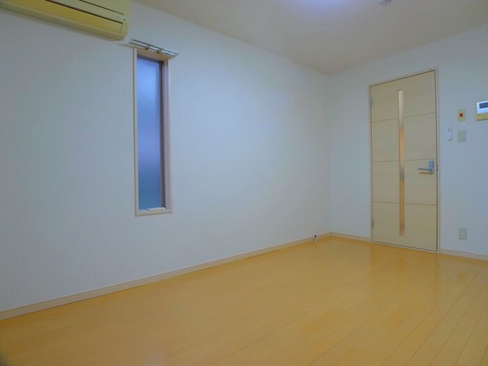 物件内観写真11　(室内からの展望)