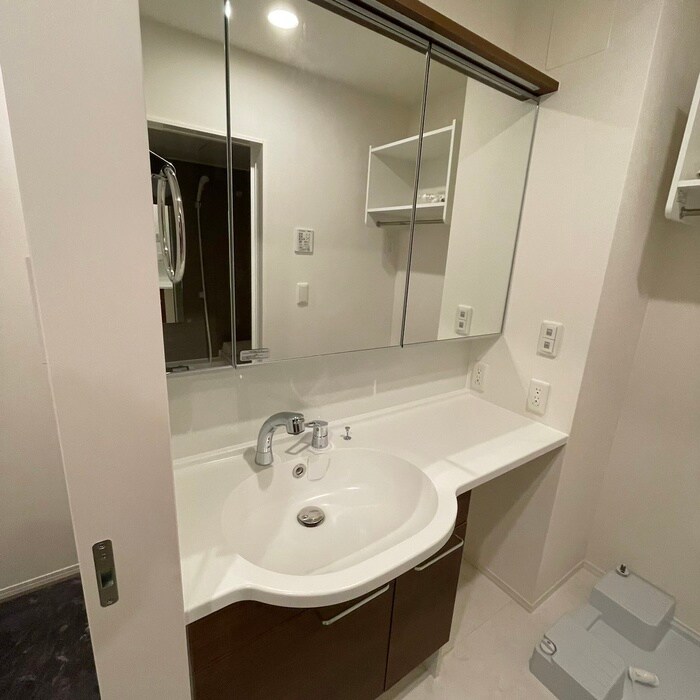 物件内観写真9　(洗面)