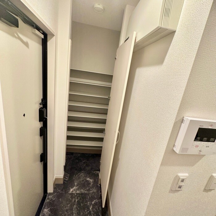 物件内観写真15　(靴箱)
