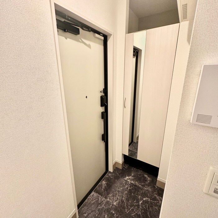 物件内観写真18　(玄関)