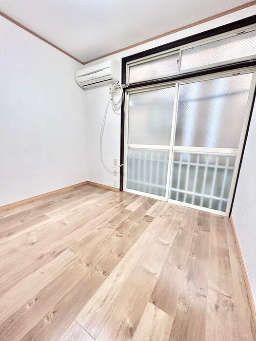 物件内観写真8　(居室)