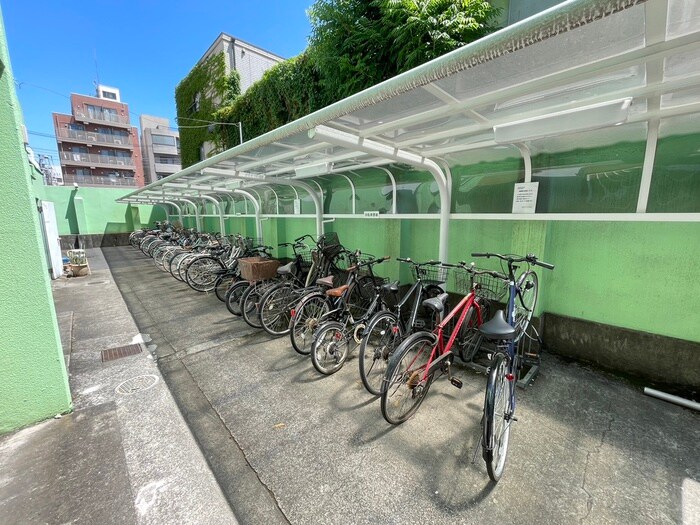 物件外観写真3　(駐輪場)