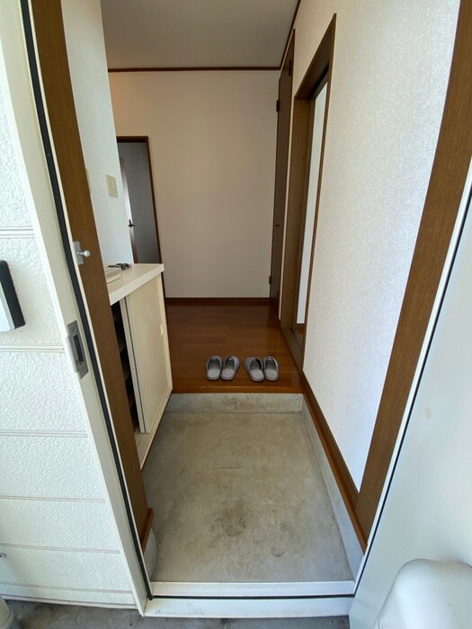 物件内観写真7　(玄関)