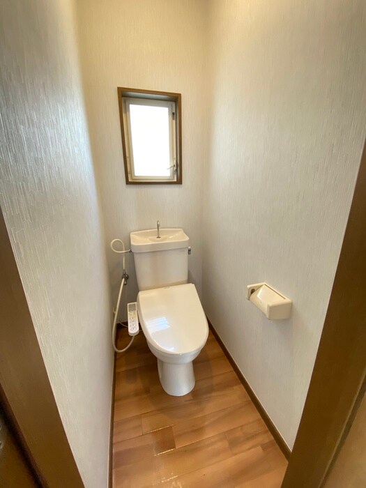 物件内観写真9　(トイレ)