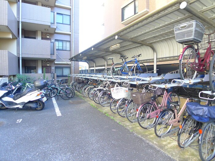 物件外観写真6　(駐輪場)