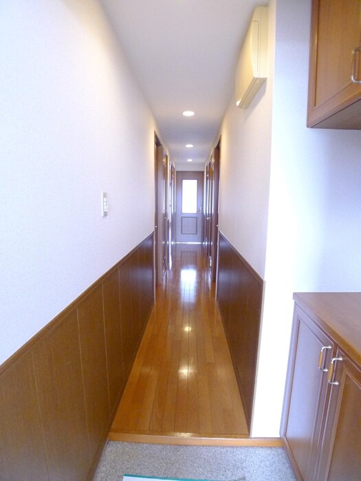 物件内観写真12　(玄関)