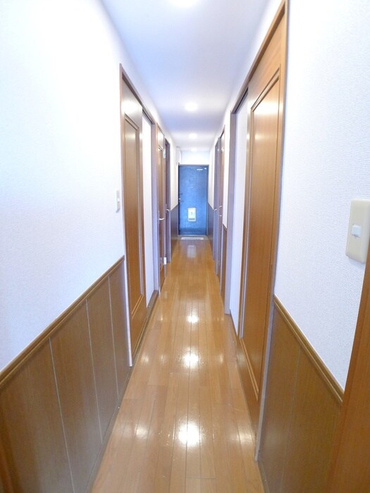 物件内観写真16　(廊下)