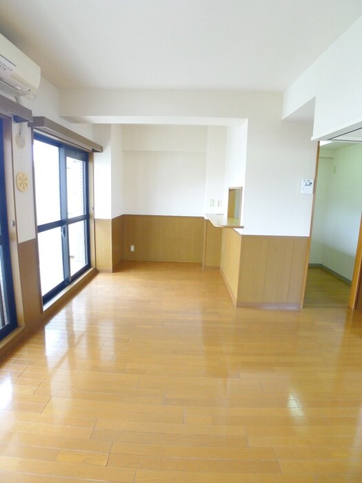 物件内観写真21　(室内からの展望)