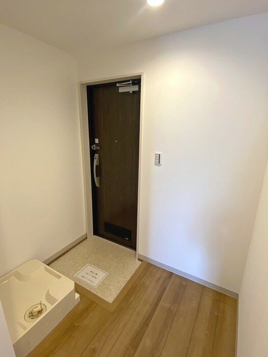 物件内観写真12　(玄関)