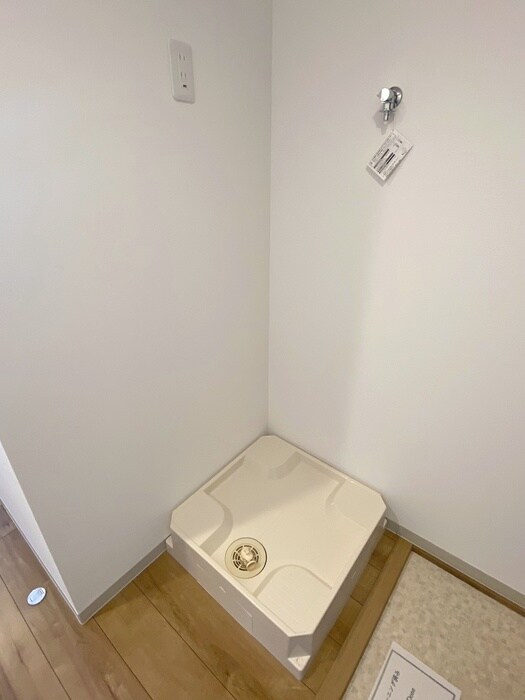 物件内観写真13　(洗濯機置場)