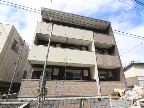 建築中