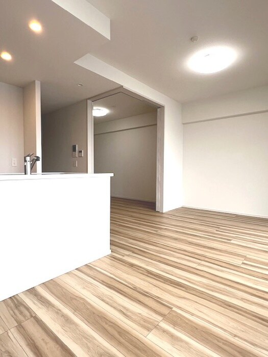 物件内観写真10　(室内からの展望)