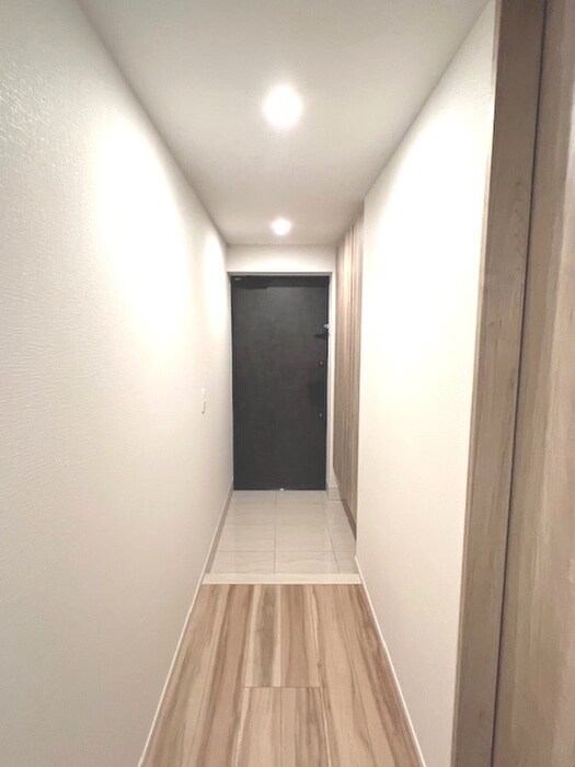 物件内観写真13　(玄関)