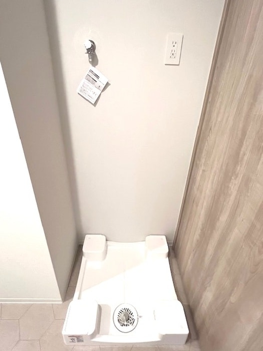 物件内観写真15　(洗濯機置場)