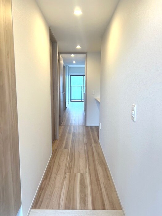 物件内観写真17　(廊下)