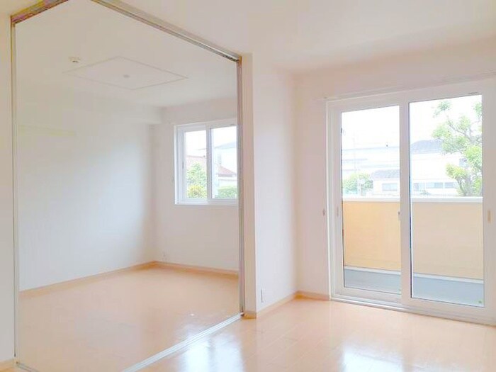 物件内観写真14　(室内からの展望)