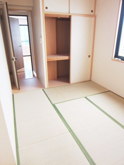 物件内観写真9　(居室)