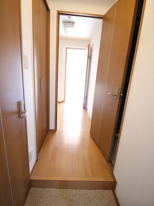 物件内観写真21　(廊下)