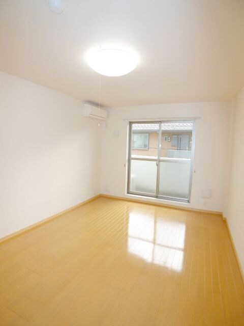 物件内観写真4　(居室)