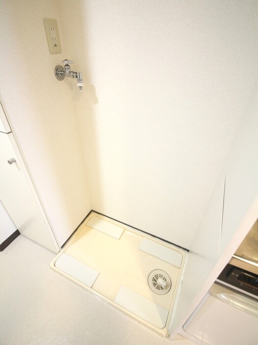 物件内観写真10　(洗濯機置場)