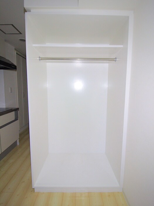 物件内観写真10　(収納)