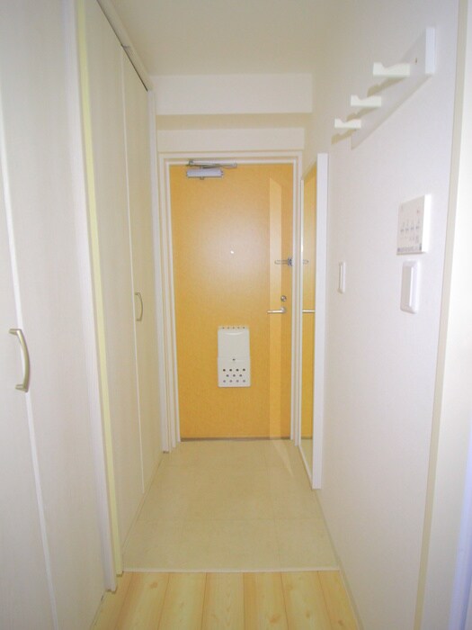 物件内観写真19　(玄関)