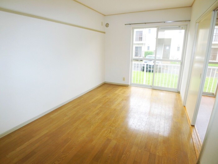 物件内観写真9　(居室)