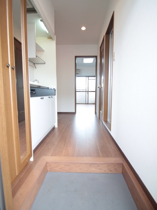 物件内観写真19　(玄関)