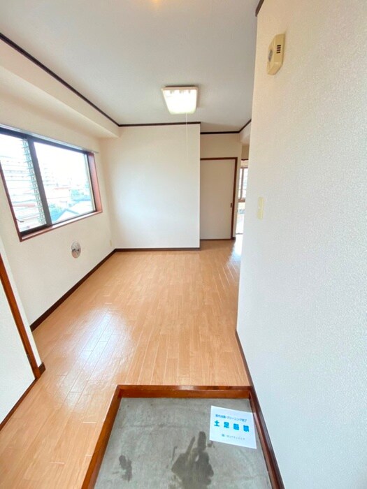 物件内観写真15　(玄関)