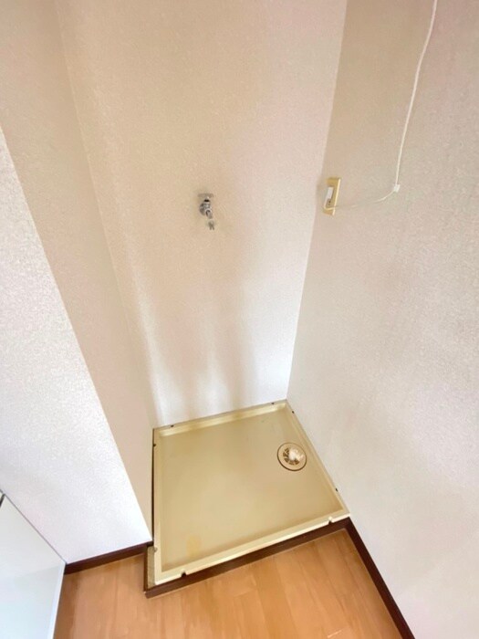 物件内観写真17　(洗濯機置場)