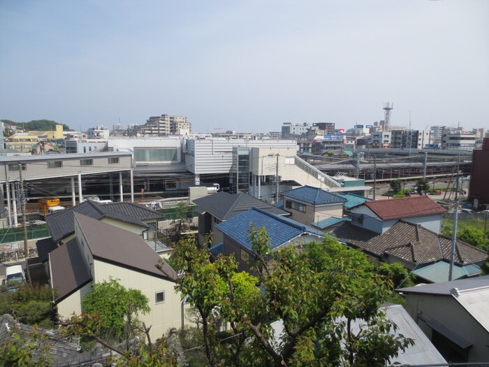 物件内観写真16　(室内からの展望)