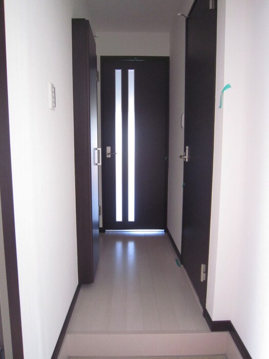 物件内観写真16　(廊下)