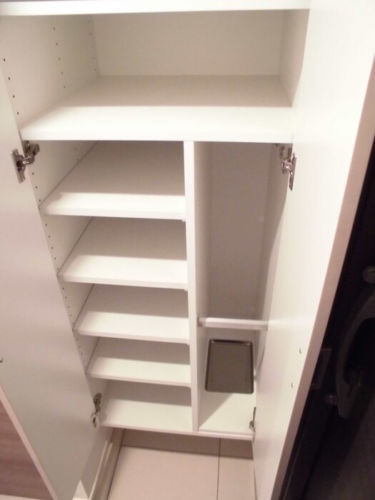 物件内観写真13　(靴箱)