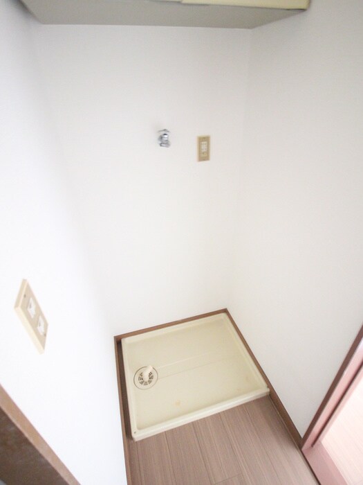 物件内観写真15　(洗濯機置場)