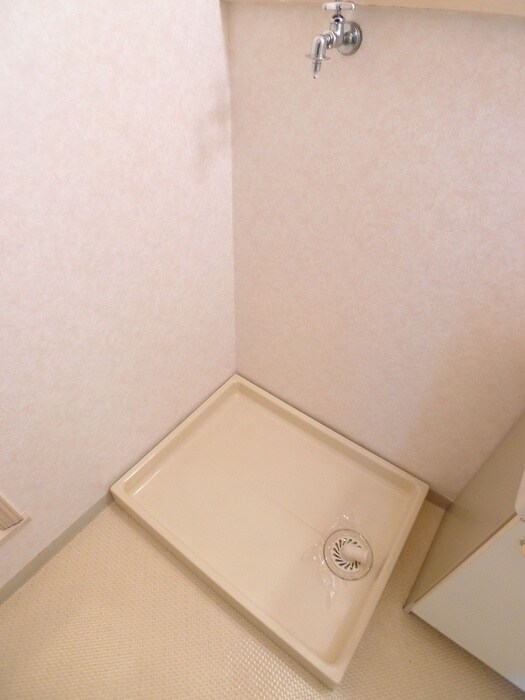 物件内観写真16　(洗濯機置場)