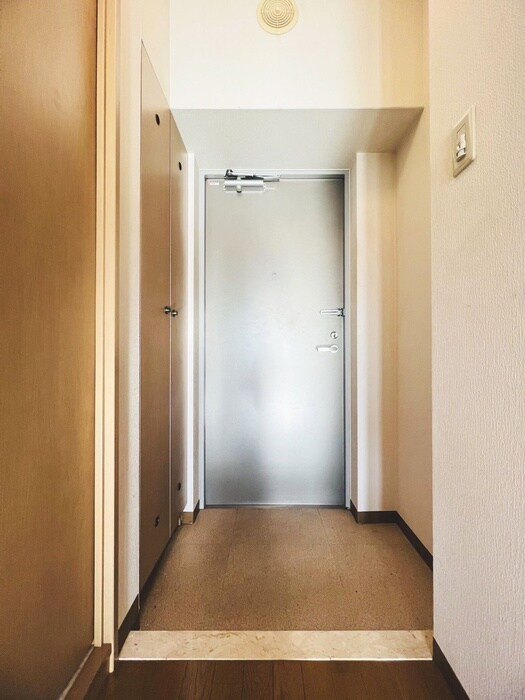 物件内観写真18　(玄関)