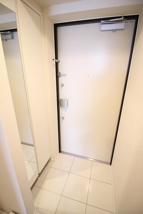 物件内観写真16　(玄関)