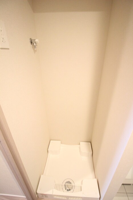 物件内観写真18　(洗濯機置場)