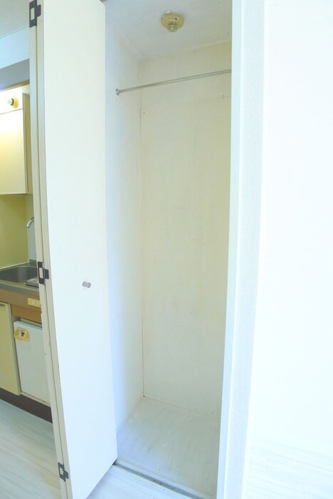 物件内観写真12　(収納)