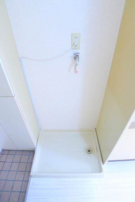 物件内観写真14　(洗濯機置場)